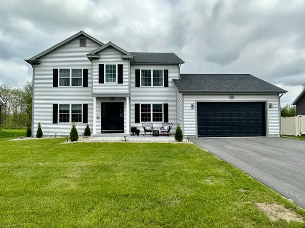 44 Independence Dr, Plattsburgh, NY 12901