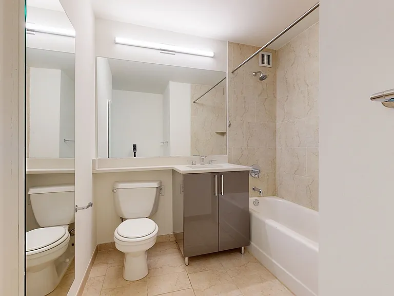 10 Hanover Square — Photo 39