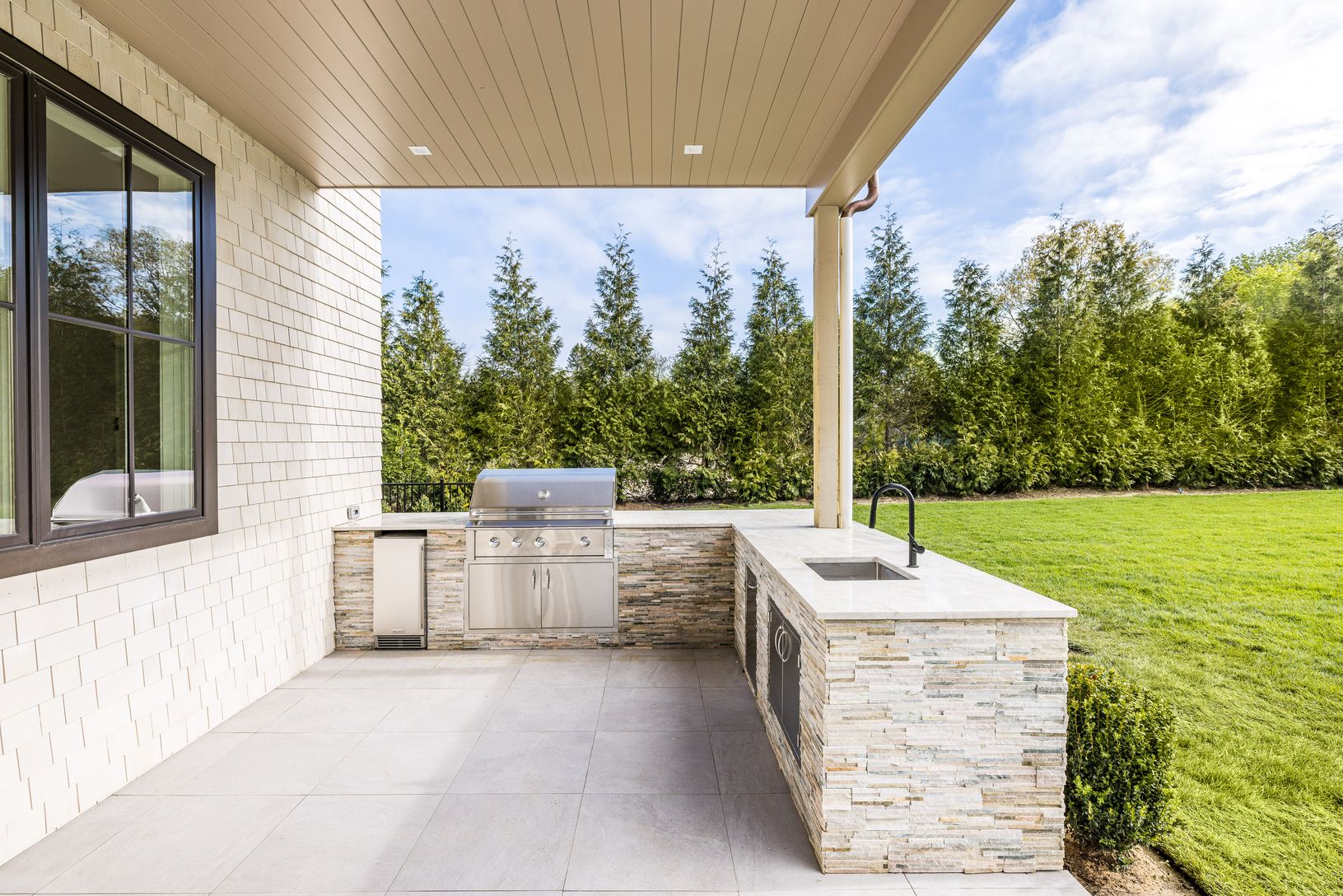 Built-In Outdoor Kitchen