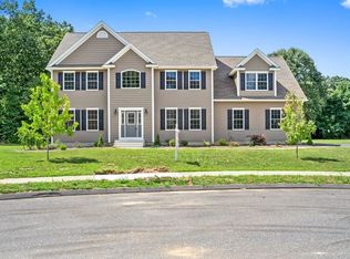 52 Windermere Dr, Agawam, MA 01030