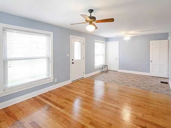 2nd image of 3045 Bon Air Ave