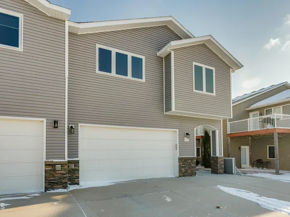 2238 Shoal Loop SE, Mandan, ND 58554