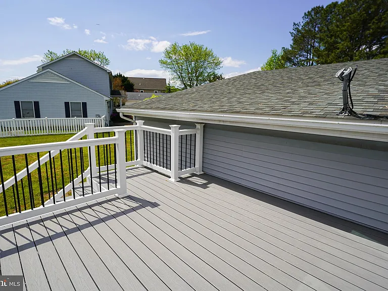 39028 Bayview W — Photo 13