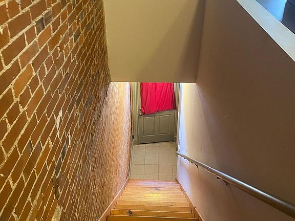 3rd image of 3004 S Jefferson Ave #2