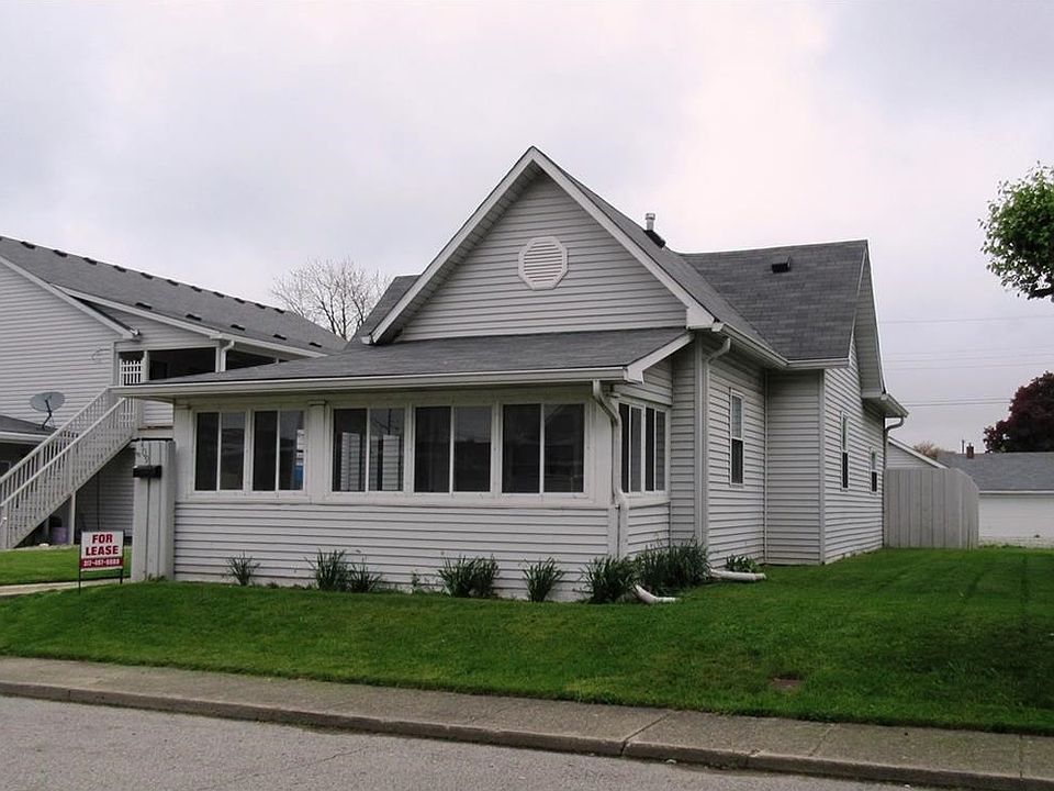 1st image of 409 S Oak St