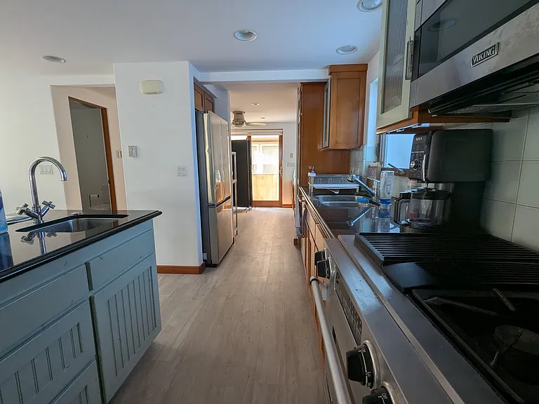 237 Highland Dr — Photo 3
