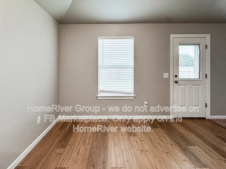 2516 Rosewood Ln — Photo 7