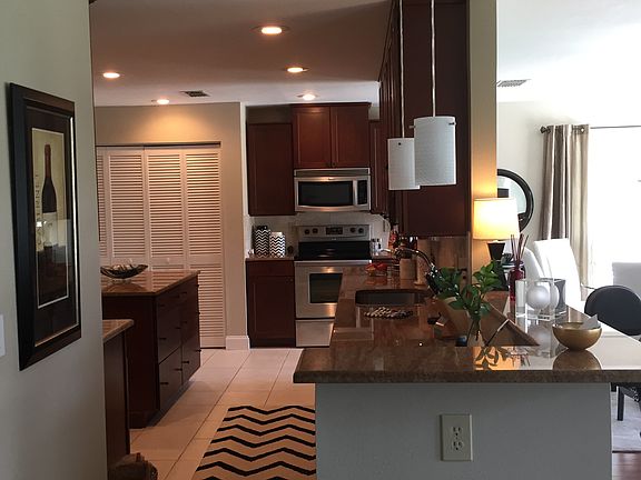 4th image of 3577 Oak Lake Dr