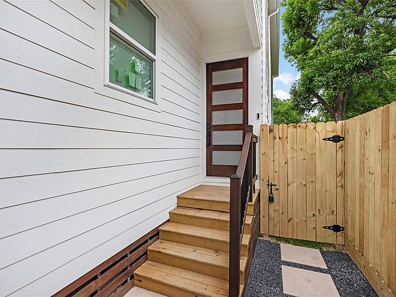 3rd image of 6626 Highrock Rd