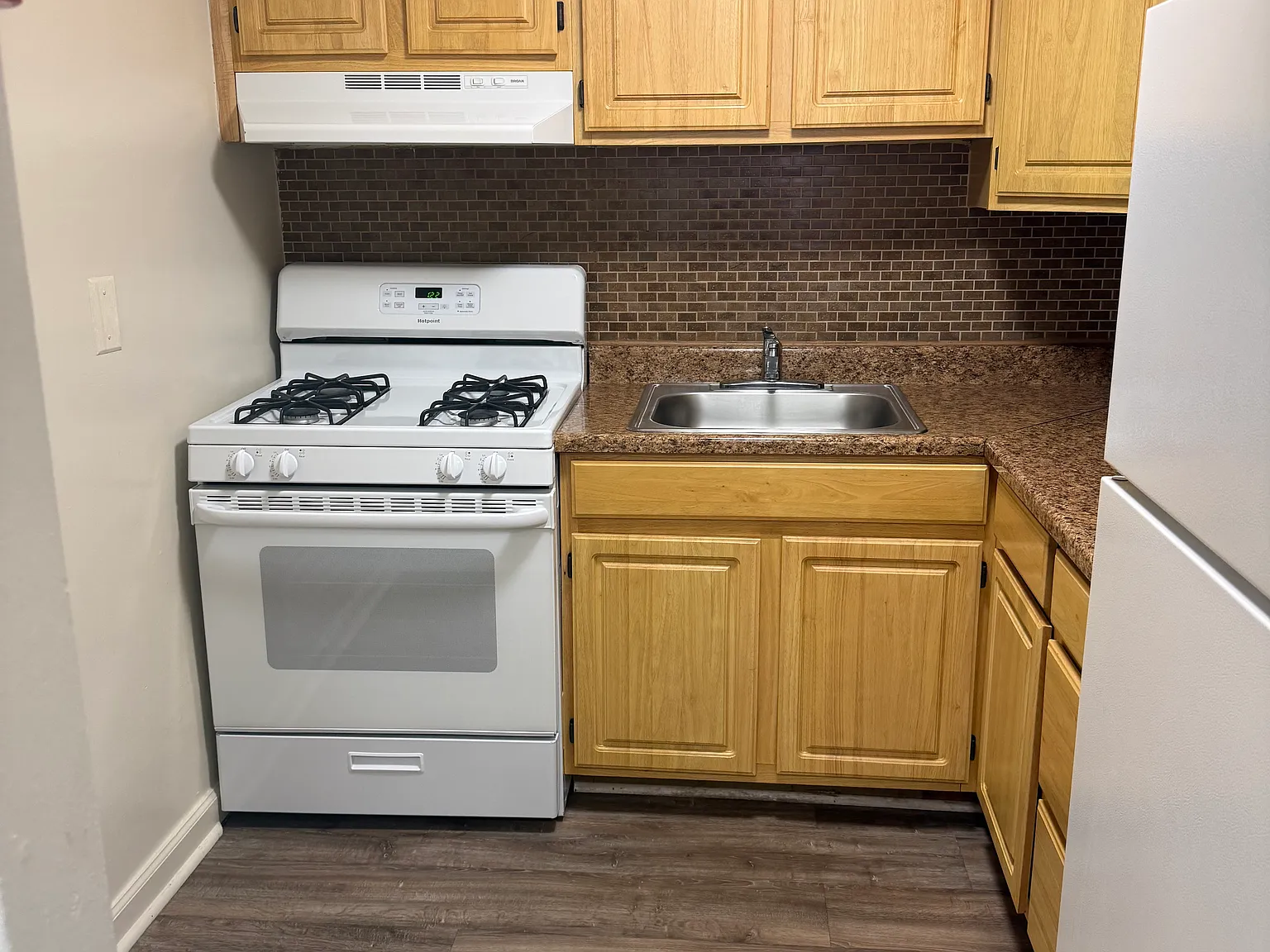 2 bed, 800 sqft, $1,239 — Photo 2