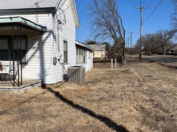 1000 N 2nd St, Quinton, OK 74561