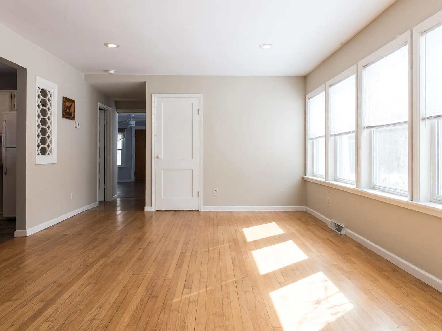 98 Parkhurst Rd — Photo 3