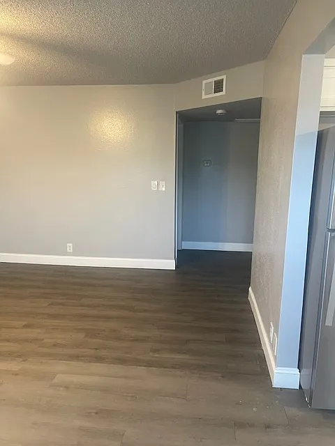 2283 E Shaw Ave — Photo 3