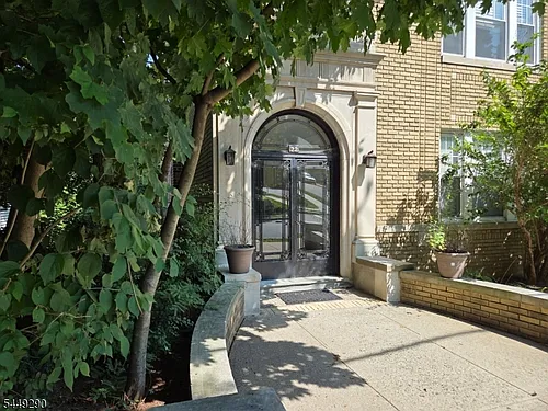 22 Seymour St #6 Photo 1