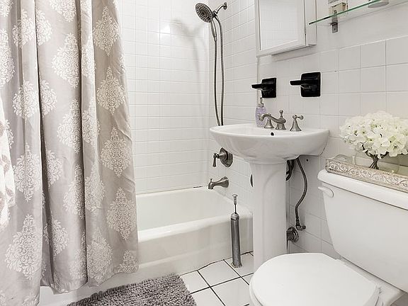 5th image of 304 E 73rd St APT 1F