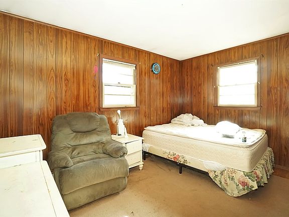 5th image of 77 Elmhurst Ave