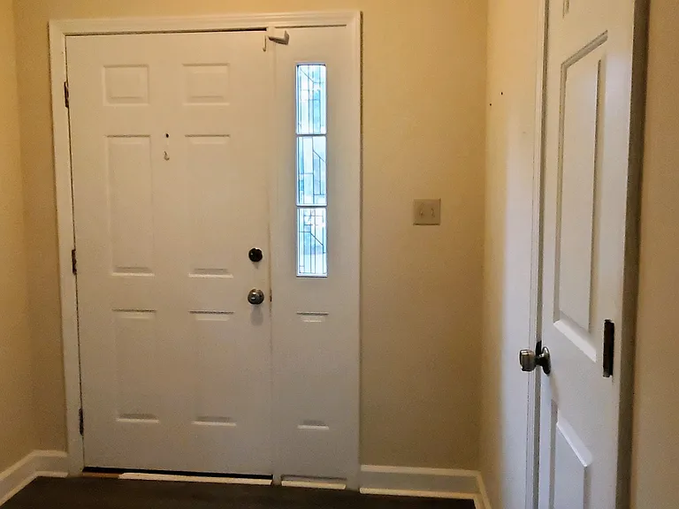 5918 King Charles Ct — Photo 4