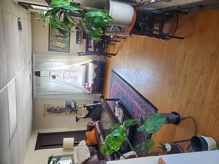 1523 3rd St NE — Photo 4