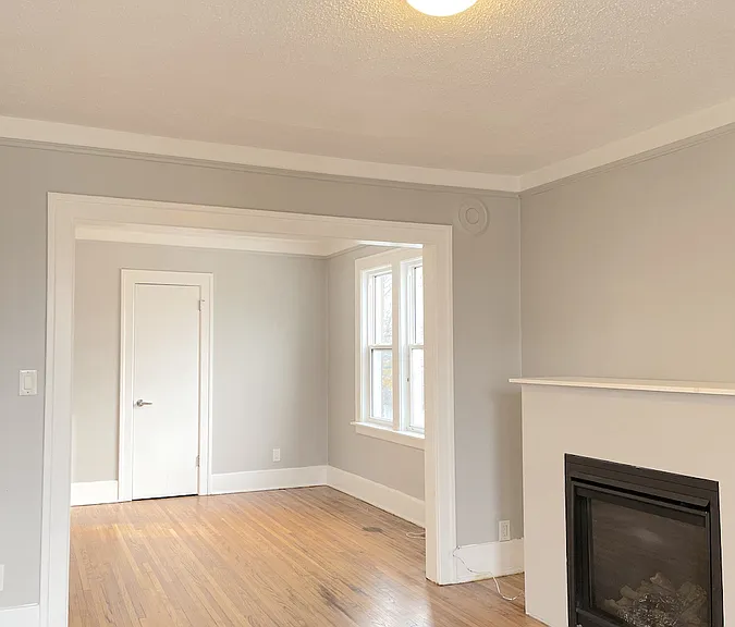 896 Pillette Rd #2 — Photo 3