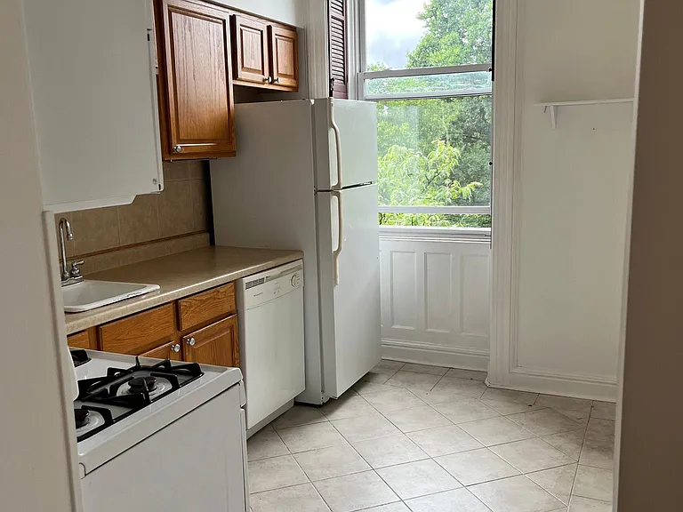 30 Willett St #3 — Photo 8