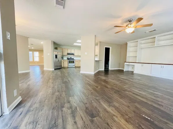 6346 Regency Ln, San Antonio, TX 78249