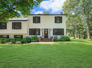 108 Barnes Rd, Manorville, NY 11949