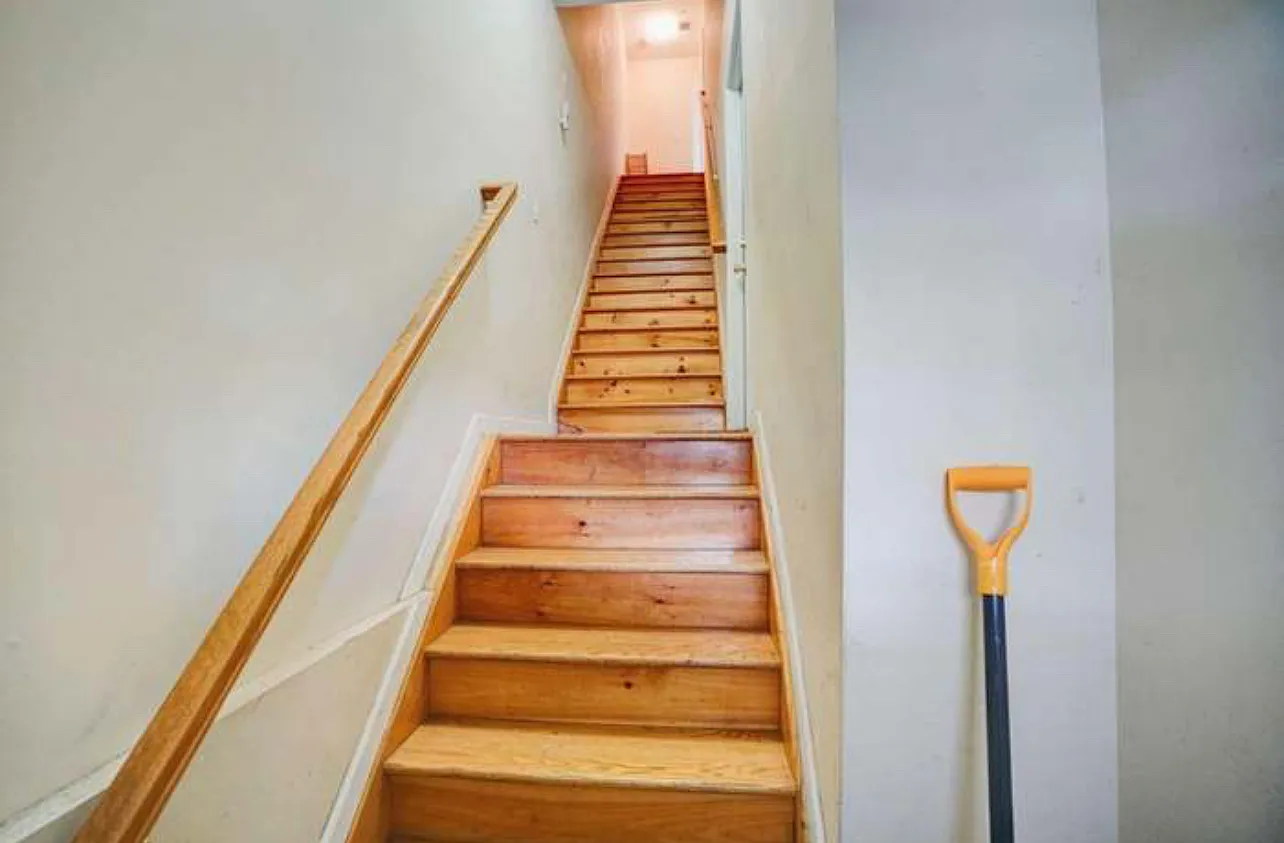 10 Olean Avenue — Photo 2