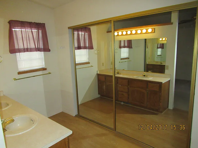 975 Adobe Dr — Photo 9