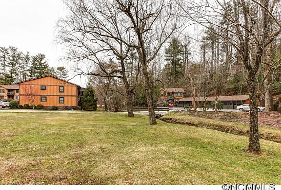 3rd image of 1755 Haywood Manor Rd APT C