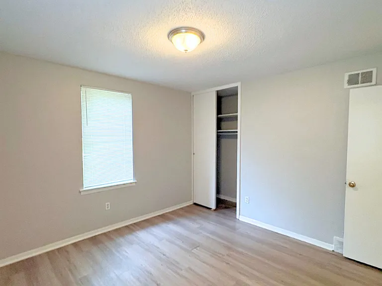 3666 Bluff Wood Dr — Photo 8