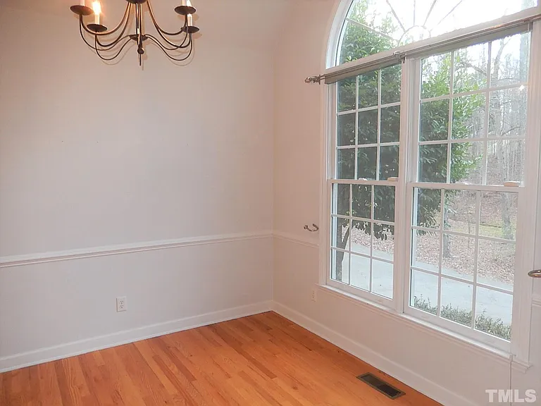 6610 Lipscomb Dr — Photo 6