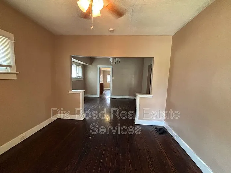 24 Lutz Ave — Photo 7