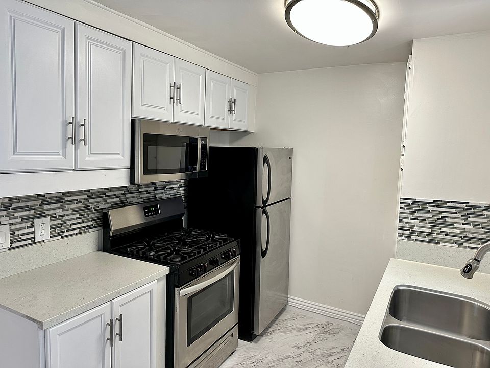 1st image of 6123 Eleanor Ave APT 204