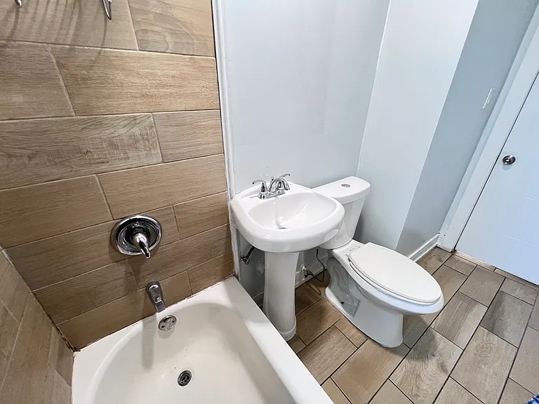 8856 S Lowe Ave #2R — Photo 19