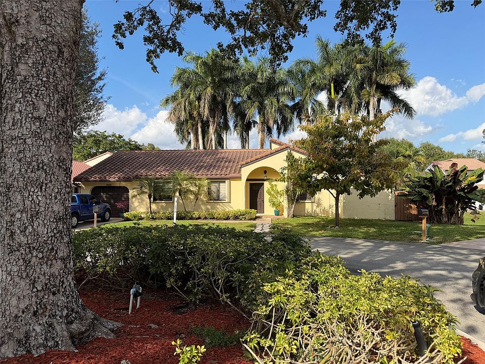 1st image of 2925 Azalea Drive