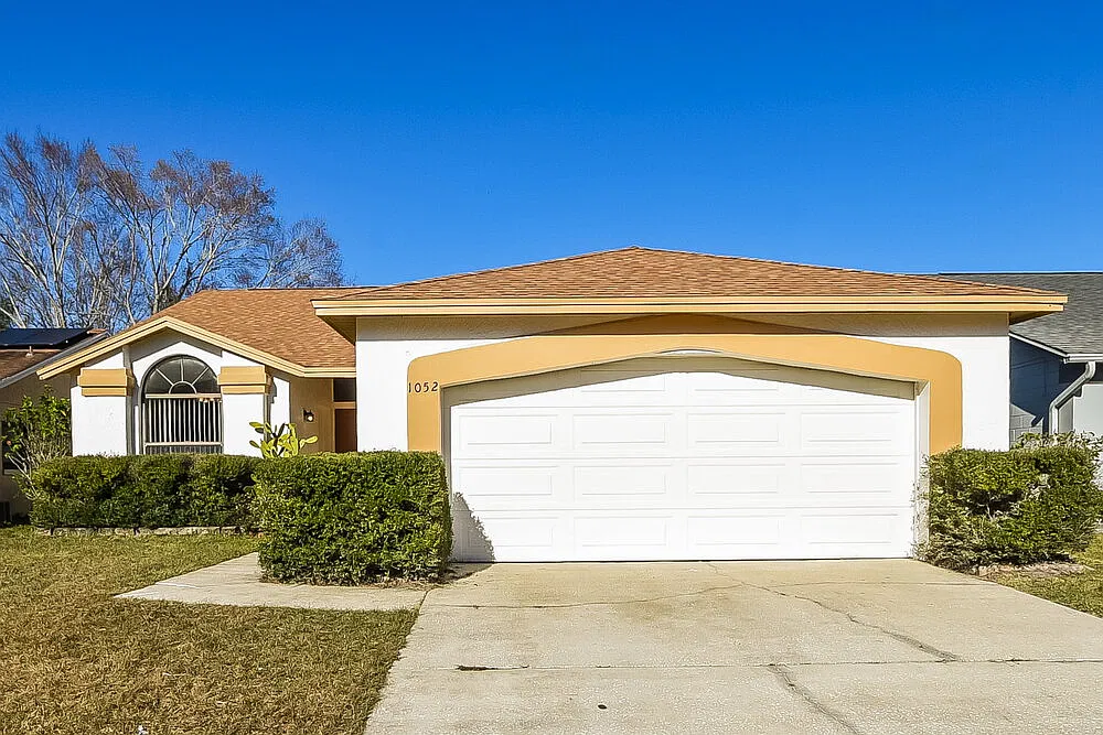 3 bed, 2.0 bath, 1400 sqft, $3,060 — Photo 1