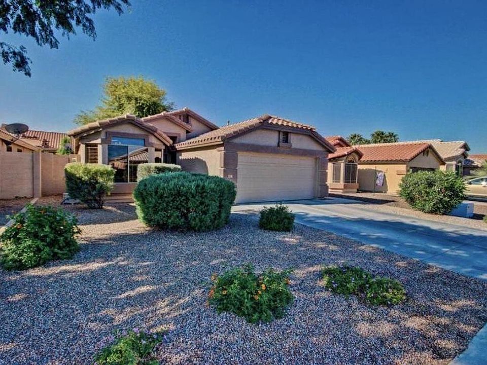 1st image of 453 E Cantebria Dr