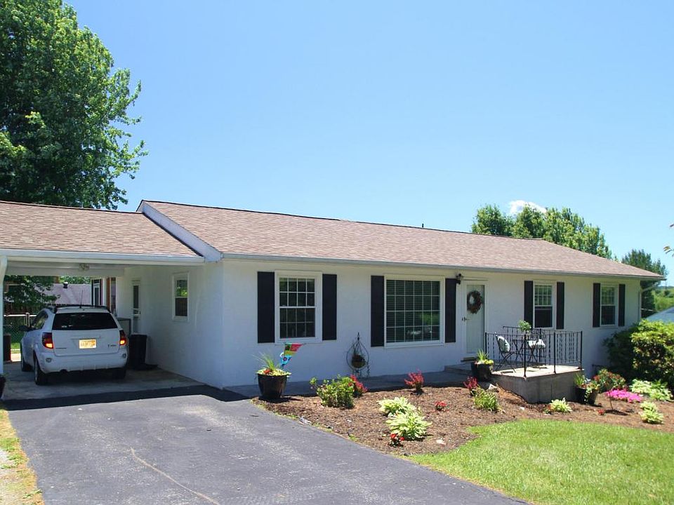1st image of 381 Cloverfield Ln