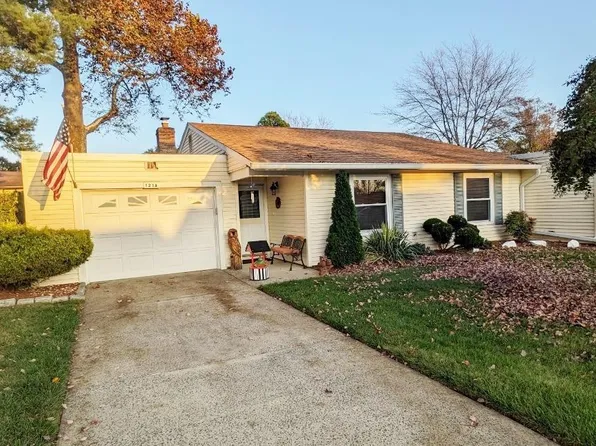 121 Ironwood Plz #A, Monroe Township, NJ 08831