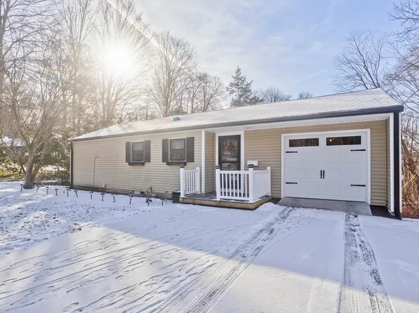 130 Woodbridge St, South Hadley, MA 01075