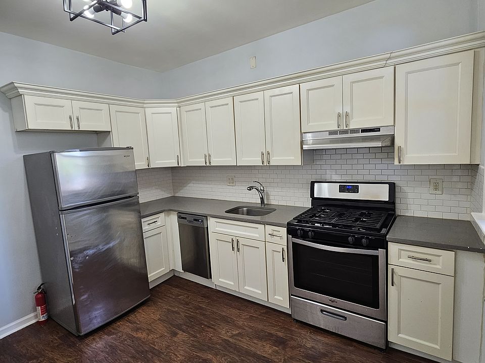 1st image of 25 W 15th St APT 1