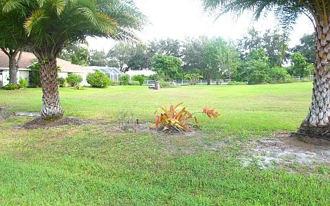 3rd image of 12 Meadowlake Cir S