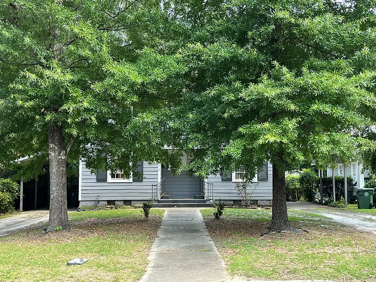 906 Corrine St #B — Photo 2