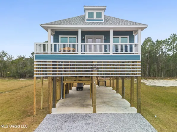 111 Blakemore Ave, Bay Saint Louis, MS 39520