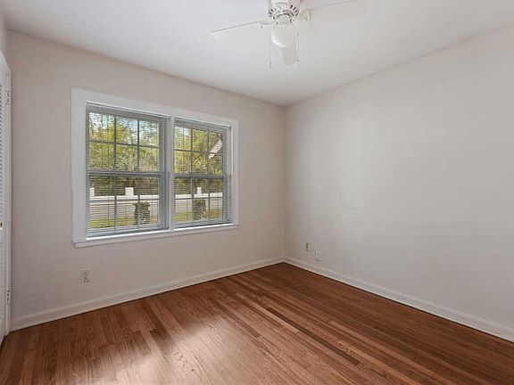 5th image of 3831 Saint Johns Ave