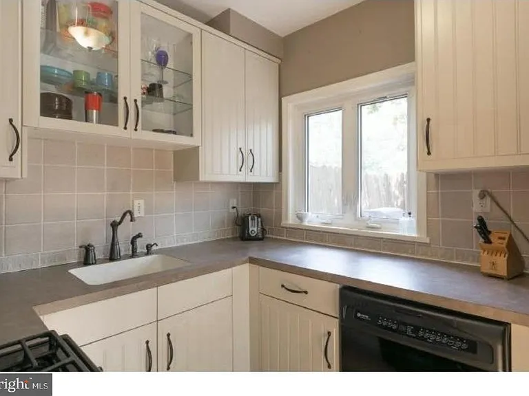 123 S Darlington St — Photo 4