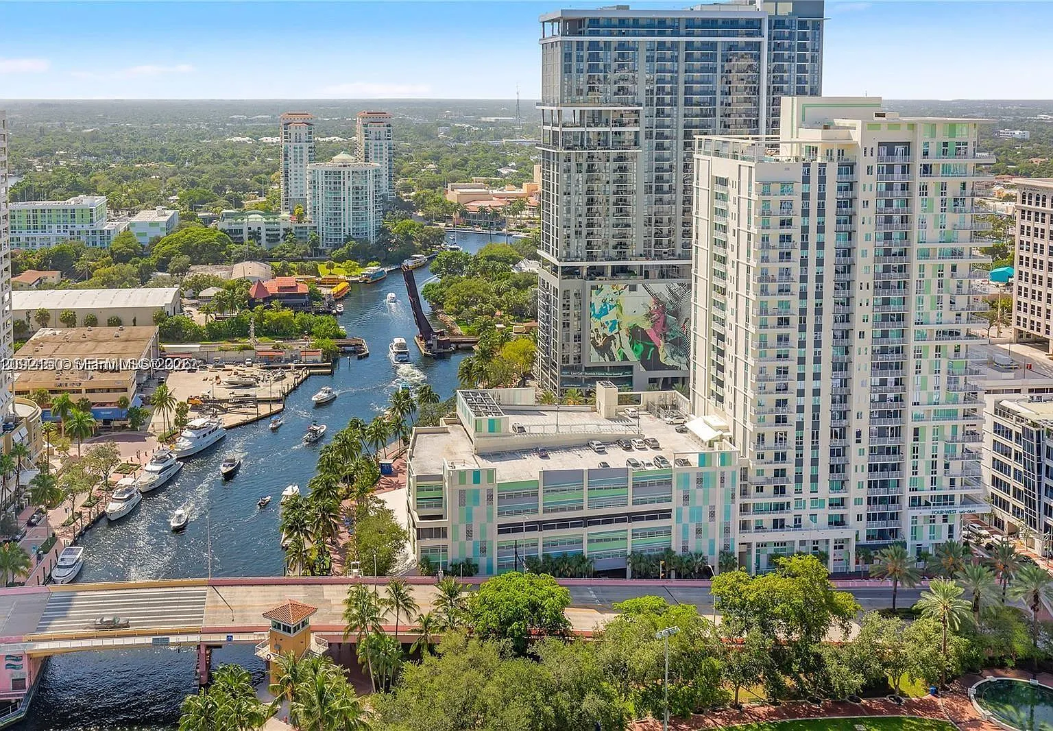 Las Olas River House Cond — Photo 2