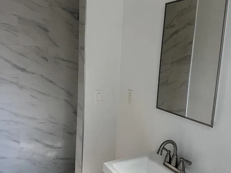 170 Garrett Ave #1/2 — Photo 5