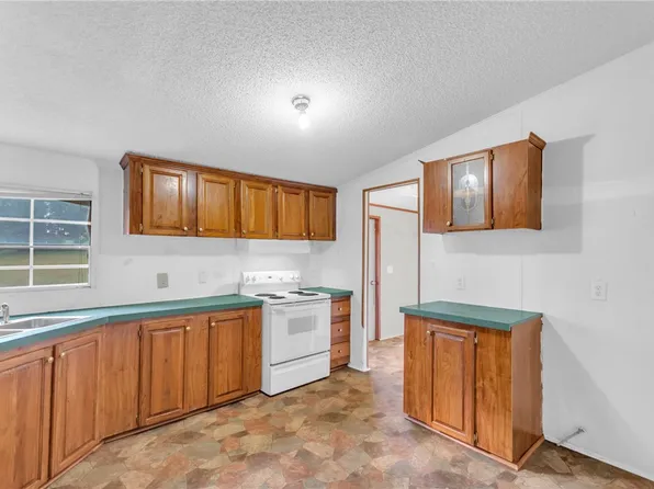 110 Blackbird Ln, Greenville, SC 29611