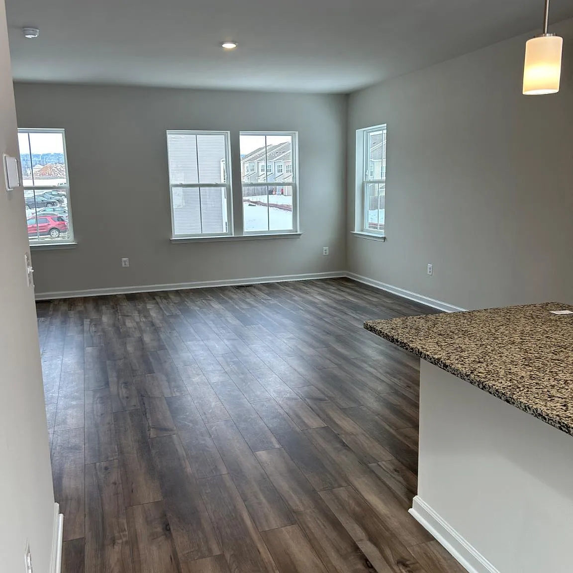 3 bed, 2.5 bath, 1750 sqft, $2,000 — Photo 4